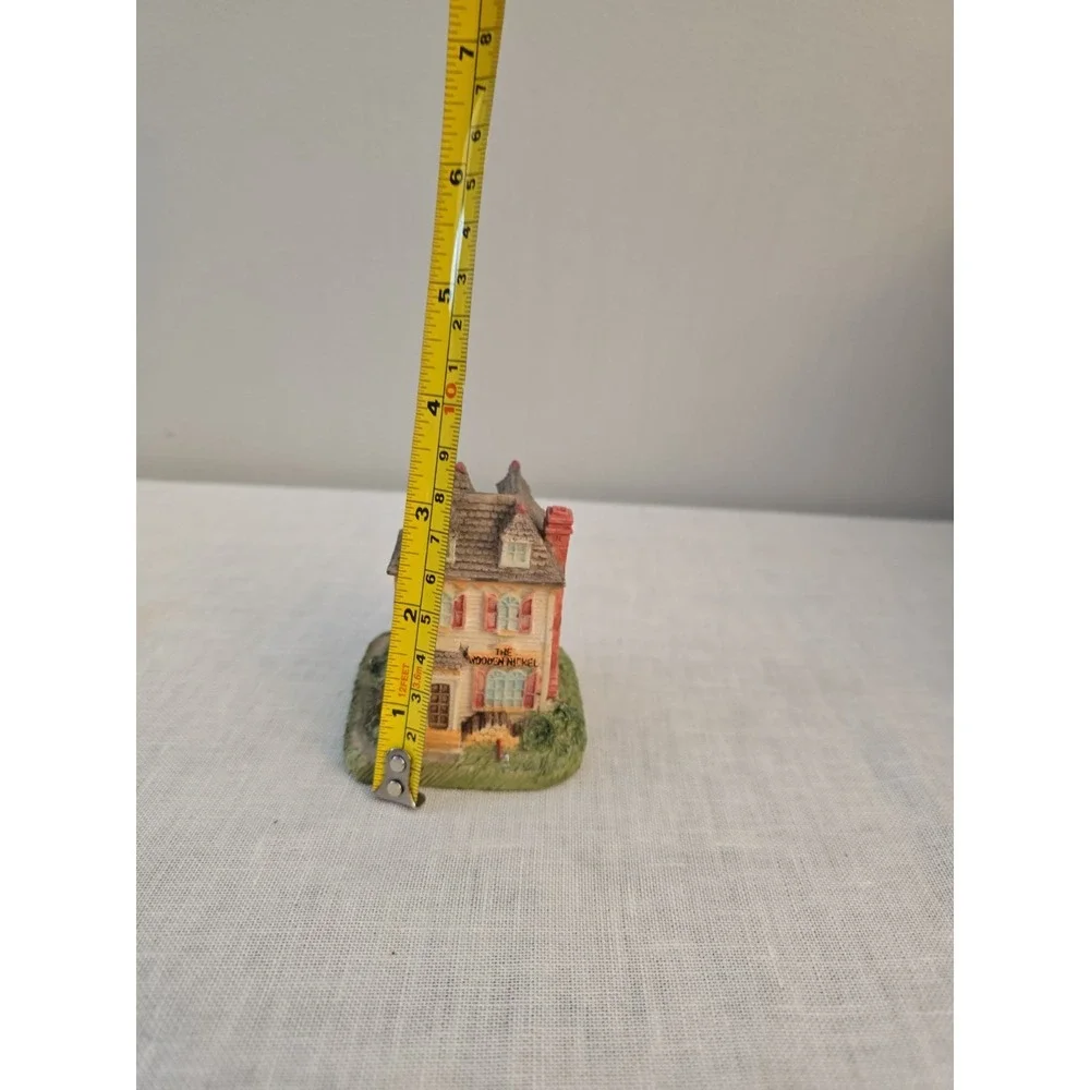 Vintage The Wooden Nickel Inn AH42 1994 Christmas Village Figurine